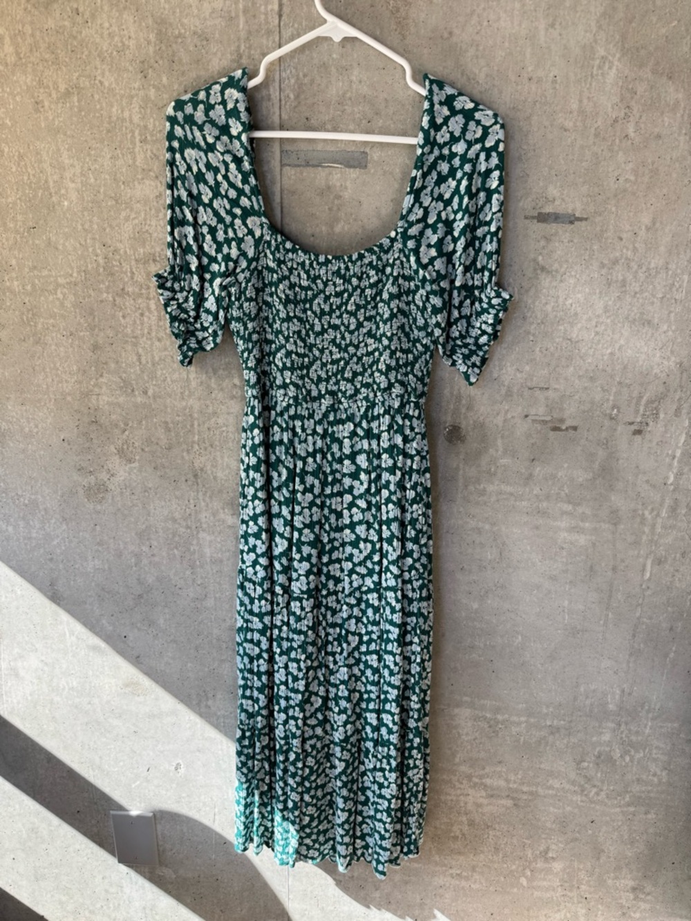 Abercrombie & Fitch Green Floral Midi Dress with Puff Sleeves - Picture 4 of 6
